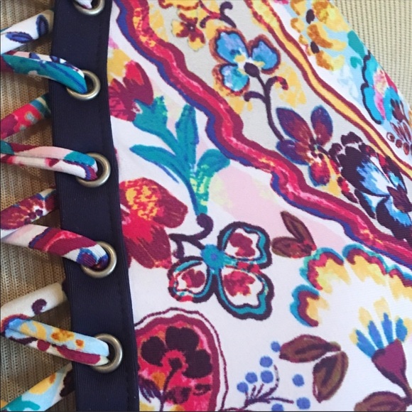 👙NWT👙NANETTE Lepore floral bikini top - Picture 3 of 8